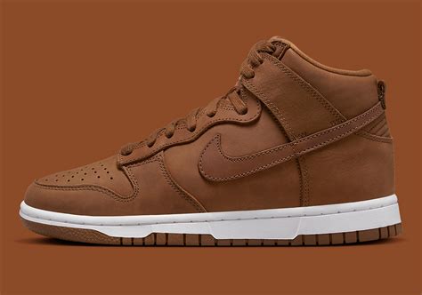 nike dunks brown suede